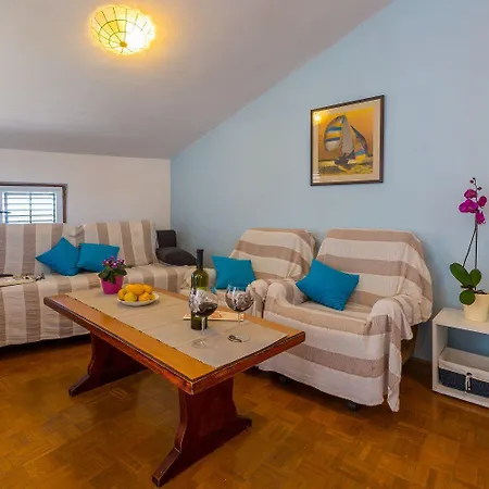 Zentrumsnahes Nur 130 Meter Zum Mit Meerblick - Hunde Willkommen Apartment Crikvenica