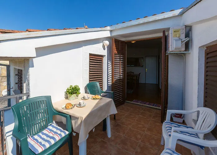 Apartamento Zentrumsnahes Nur 130 Meter Zum Mit Meerblick - Hunde Willkommen Crikvenica